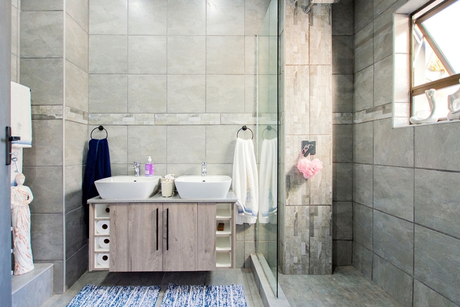 7 Bedroom Property for Sale in Myburgh Park Western Cape